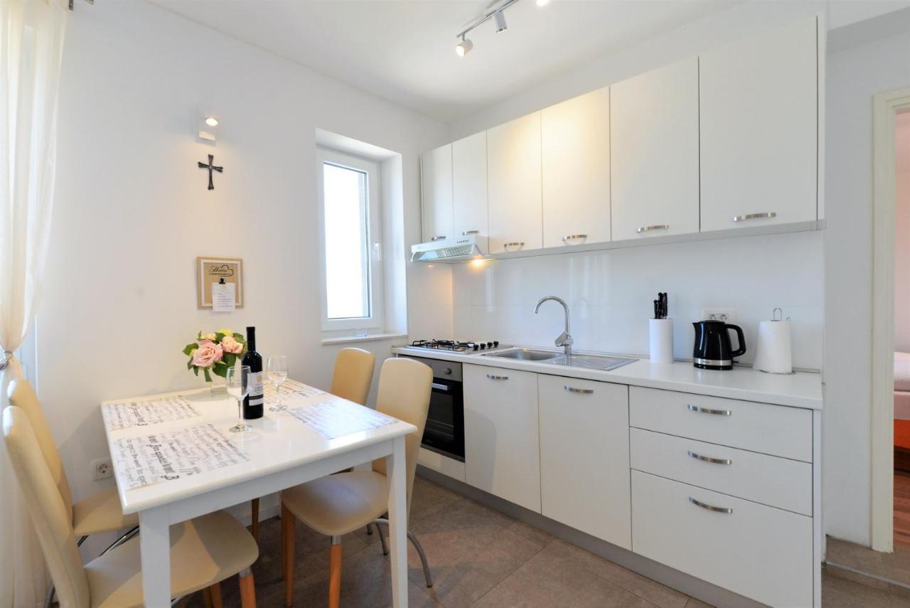Beach Apartment Vami With Sea View Murter Kültér fotó