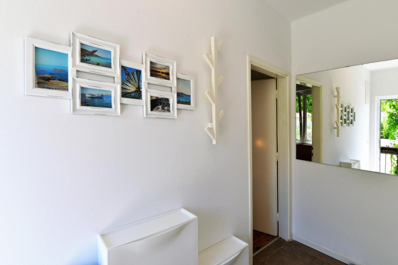 Beach Apartment Vami With Sea View Murter Kültér fotó